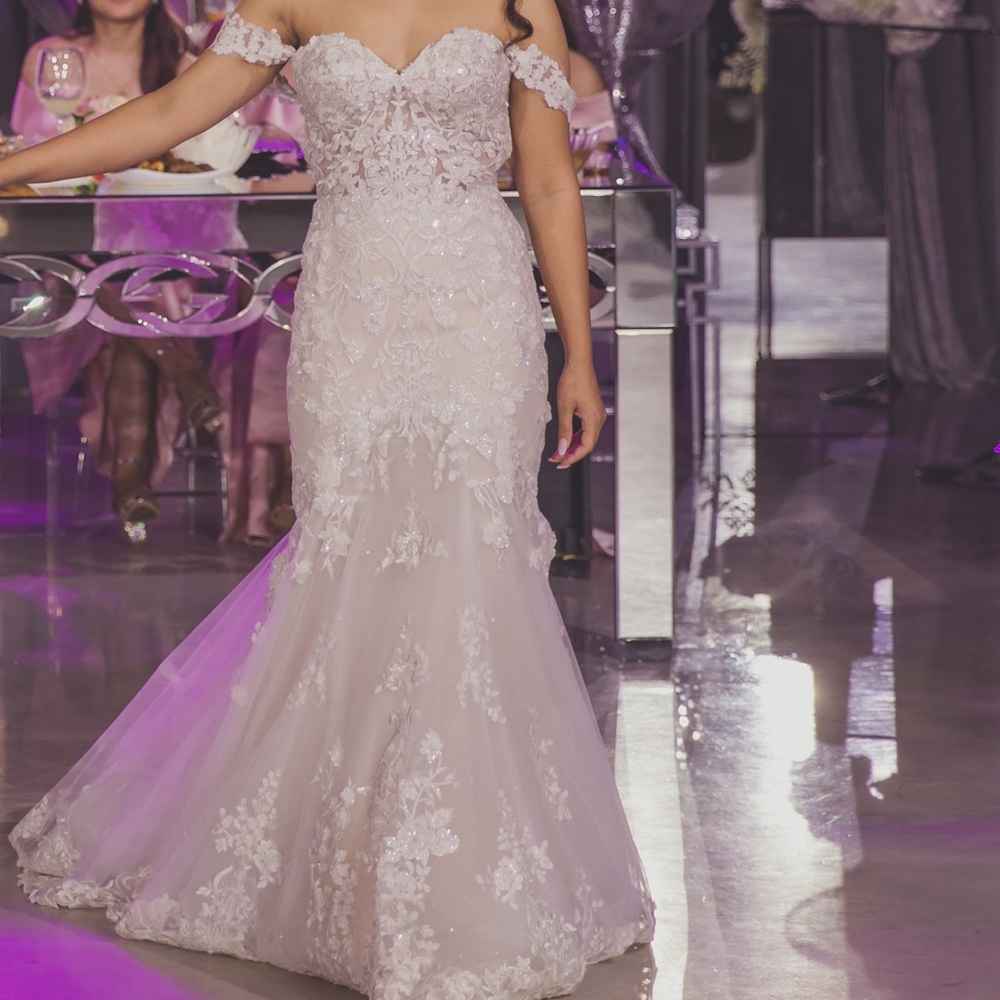 Wedding dress